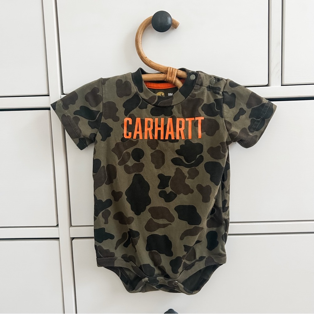 Carhartt Green and Black Short Sleeve Tee